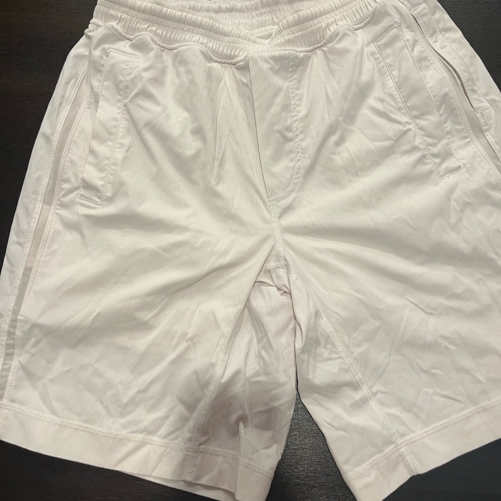 Lululemon Pace breaker Shorts Lined